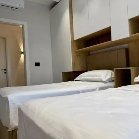 Teds Luxury 2 Apartament *